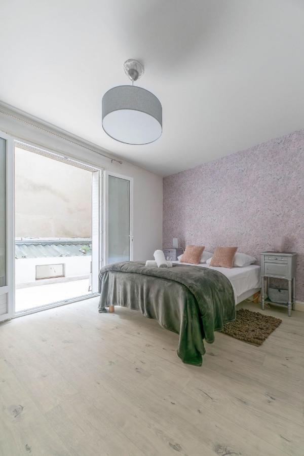 Le Dejoux - Appartement Avec Terrasse En Centre Ville Виши Екстериор снимка