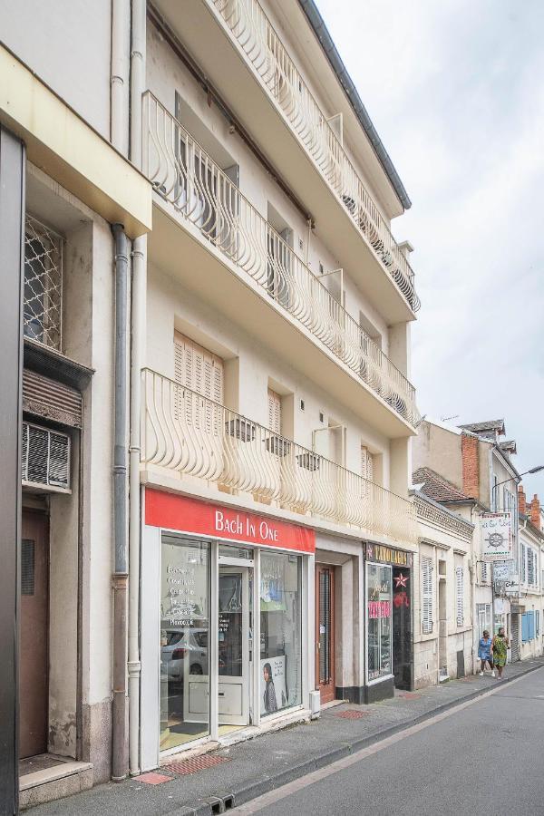 Le Dejoux - Appartement Avec Terrasse En Centre Ville Виши Екстериор снимка